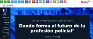 Screenshot of IACP site in Spanish with blue background, sidebar menu, and bold text: 'Dando forma al futuro de la profesión policial.